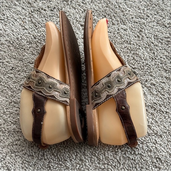 Ariat Brown Leather Thong Sandals Sz 6 Adjustable Studded Boho Festival Western - Picture 4 of 12